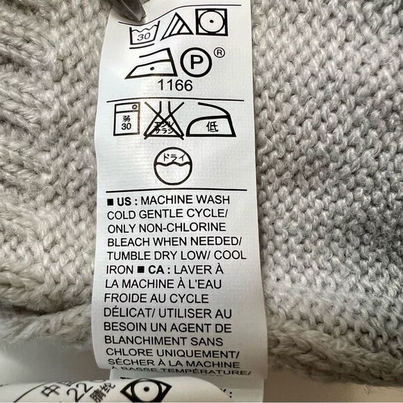 OLD NAVY EUC Winter Beanie Hat Dark to Light Gray Ombré - Picture 4 of 6